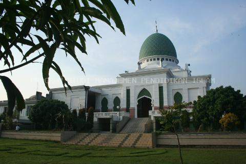 Masjid Bukan Hanya Tempat Sujud