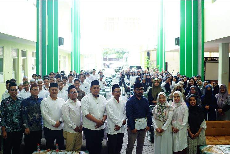 Menghidupkan Warisan K.H. Ahmad Hasyim Muzadi: Nostalgia dan Inspirasi Pendidikan Pesantren dalam Podcast