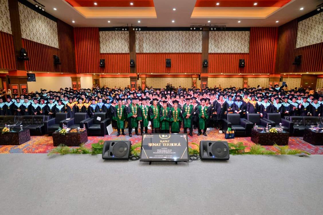 STAIMA Al-Hikam Wisuda Ratusan Mahasiswa, Teguhkan Langkah Menuju Universitas Hasyim Muzadi